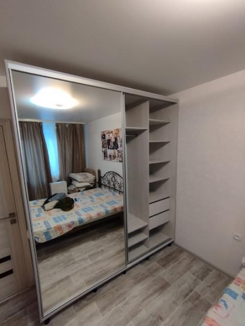 Чаще всего наполнение большого шкафа в спальню продумывают сразу для двух супругов. 06 Чаще всего наполнение большого шкафа в спальню продумывают сразу для двух супругов. 06