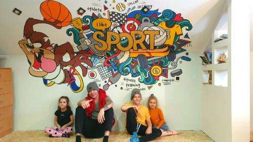 Закончена роспись в детской комнате в стиле графити! 04