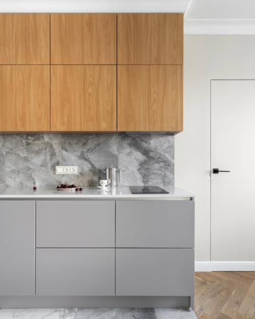 Владелица этой квартиры -  женщина, которая планирует жить здесь с собакой. 03