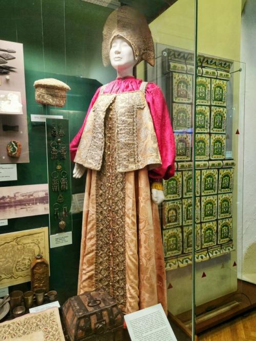 История пермского края с древнейших времён до конца прошлого века компактно упакована в одном из красивейших особняков старой Перми - доме Мешкова. 01