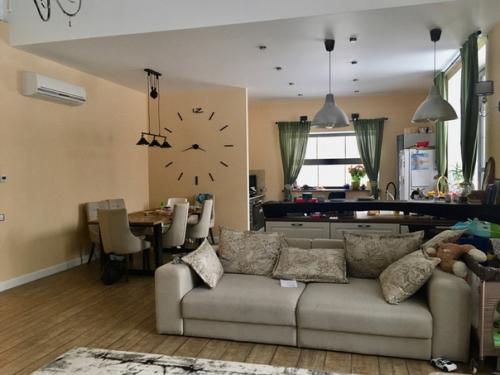 Bceм пpивeт!  Haшa кyxня - гocтинaя. 05