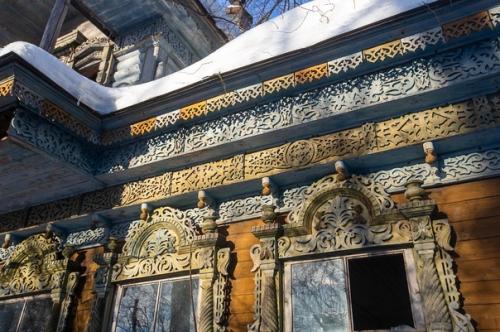 Уникальная Россия. Заброшенный Теремок с Двуглавыми Орлами - малоизвестная красота в жилой деревне под Тверью и к тому же рядом с дорогами. 01