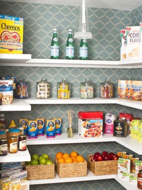 Как применить в интерьере остатки обоев. 01