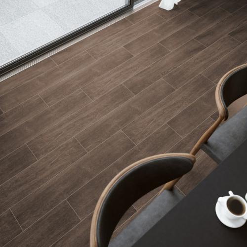 В случае если вам интересно, какую плитку выбрать для ванной, кухни или гостиной - плитки под дерево от Cerrad всегда будут хорошим выбором. 02