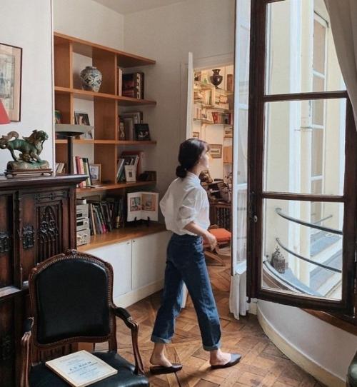 Всем привет.  Хочется попросить вас поделиться своими любимыми и уютными уголками. 01