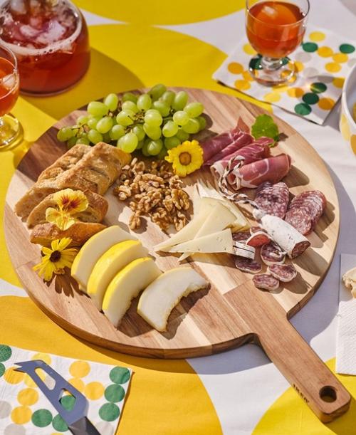 Ikea показала анонс свой новой летней коллекции Br Ggan в стиле ретро. 04