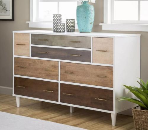 Основная характерная черта комода - это его функциональность. 06