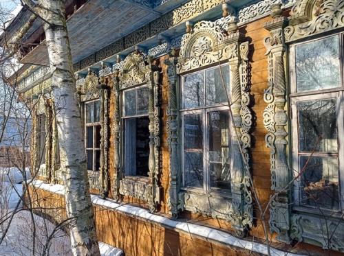 Уникальная Россия. Заброшенный Теремок с Двуглавыми Орлами - малоизвестная красота в жилой деревне под Тверью и к тому же рядом с дорогами. 03