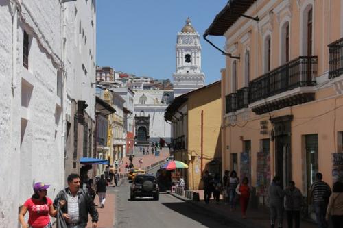 Радиогринго: Кито.  В том случае, если бы наша планета была плоской, Кито был бы пупом земли. 04