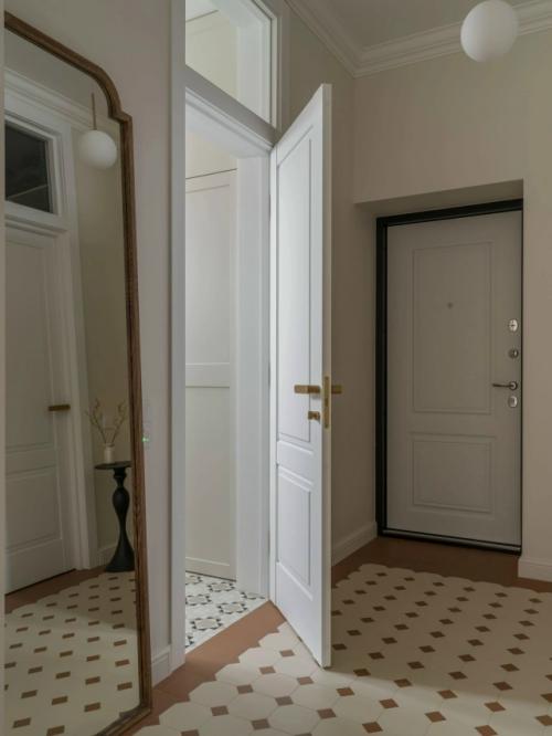 Стеклоблоки, метлах и терракота: квартира в Москве в старом фонде. 08