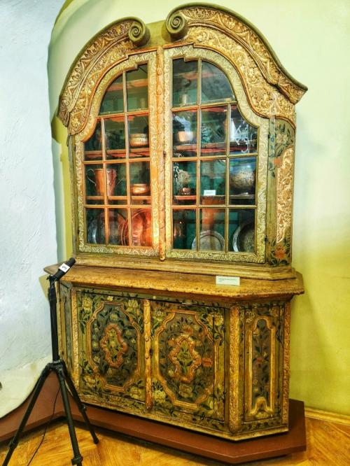 История пермского края с древнейших времён до конца прошлого века компактно упакована в одном из красивейших особняков старой Перми - доме Мешкова. 03