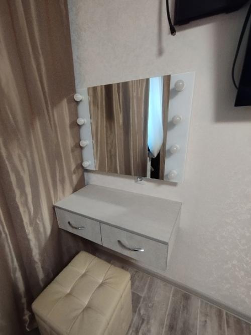 Чаще всего наполнение большого шкафа в спальню продумывают сразу для двух супругов. 07 Чаще всего наполнение большого шкафа в спальню продумывают сразу для двух супругов. 07