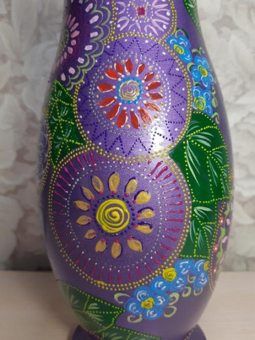 Сейчас очень популярной стала точечная роспись предметов интерьера. 04