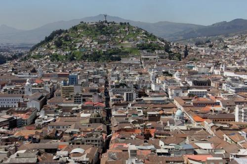 Радиогринго: Кито.  В том случае, если бы наша планета была плоской, Кито был бы пупом земли.