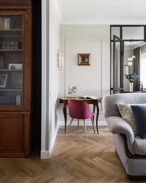 Владелица этой квартиры -  женщина, которая планирует жить здесь с собакой. 04