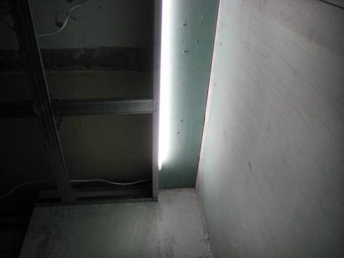 Мы делаем верхний свет и подсветку своими руками. 08