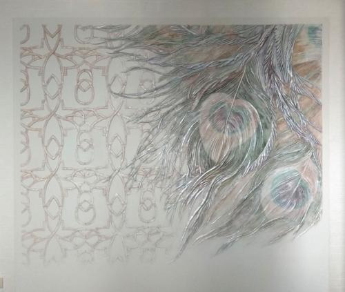 Я редко делаю цветные барельефы, чаще всего они тонируются в монохром, но этот интерьер просил именно такого. 09