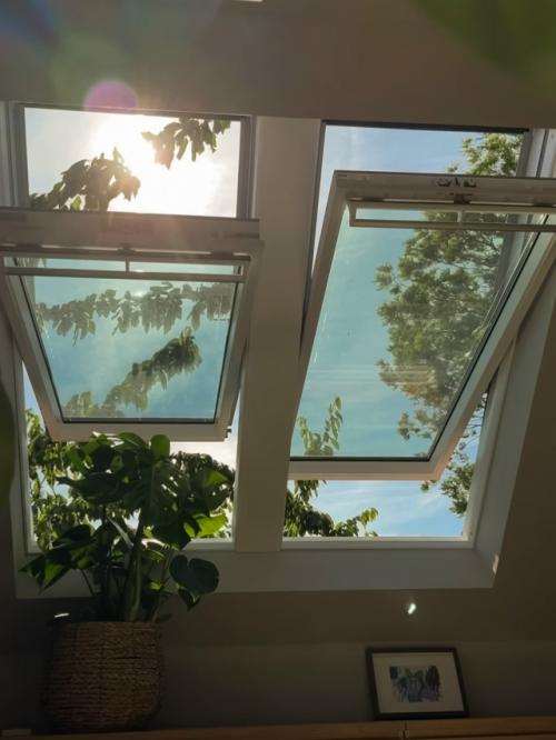 Что-то есть особенное в спальнях под самой крышей. 01