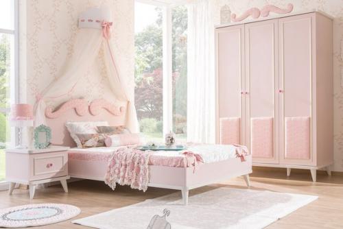 Дизайн интерьера спальни в розовых тонах. 03