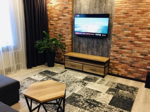 Сделали ремонт в гостиной. 03