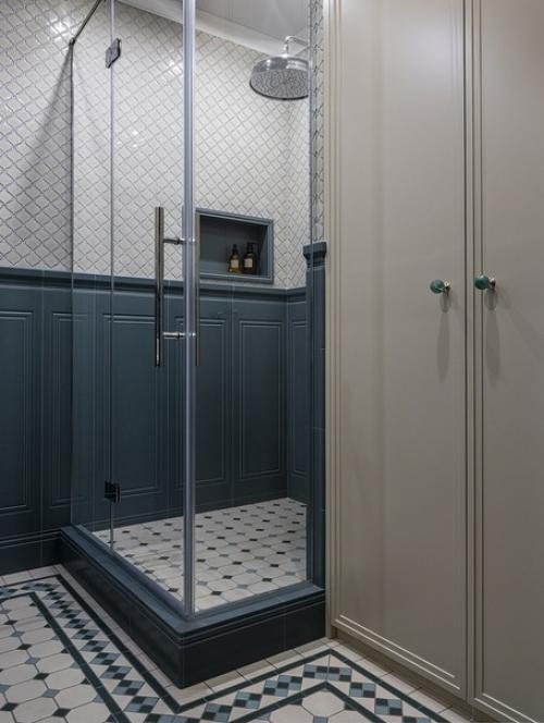 Однушка 46 квадратных метров в Москве с необычным дизайном и антиквариатом. 07