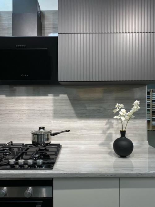 Когда речь заходит о трендах в дизайне интерьера, чаще всего мы рассуждаем о глобальных тенденциях, которые развиваются в течение долгих лет. 04