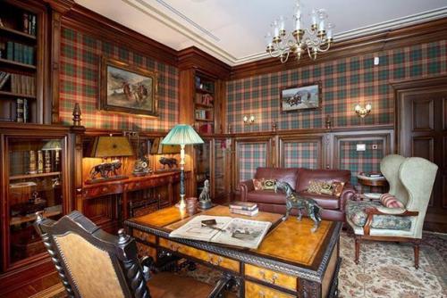 Клетчатые обои в интерьере комнат квартиры или загородного дома. 
