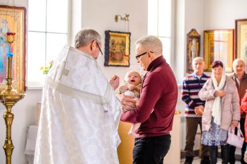 Приглашая фотографа на крещение ) очень важно учитывать момент, в какой именно церкви будет проходить обряд. 02