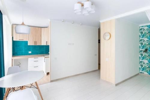 Полноценный ремонт в хрущевке с перепланировкой до / после. 05