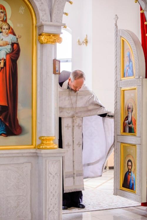 Приглашая фотографа на крещение ) очень важно учитывать момент, в какой именно церкви будет проходить обряд. 01