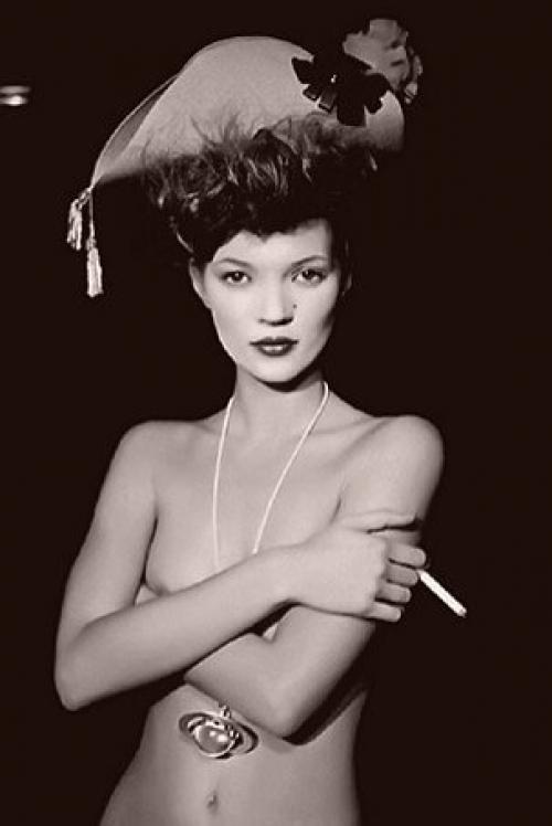 Сталкивая эры, культурные коды и нравы, Вивьен вествуд создавала нечто совершенно новое, вызывающее недоумение, если не шок. 01