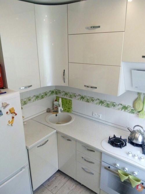 Кухня небольшая, но организиция хорошая. 01