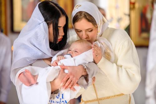 Приглашая фотографа на крещение ) очень важно учитывать момент, в какой именно церкви будет проходить обряд. 05
