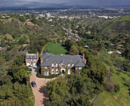 Шикарный особняк в Лос-анджелесе за $10 млн: в гостях у хайди клум. 03