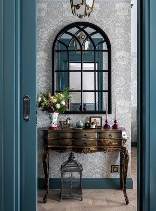 Однушка 46 квадратных метров в Москве с необычным дизайном и антиквариатом. 06