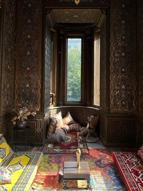 Самый красивый особняк, в который может попасть каждый. 01