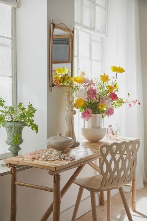 Садовая романтика в белой спальне: разбор интерьера. 01