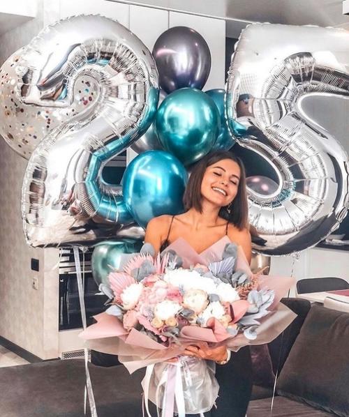 Как правильно фоткаться с шариками дома. 05