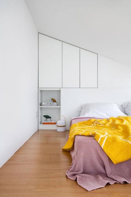 Небольшая мансардная квартира с антресолью. 07