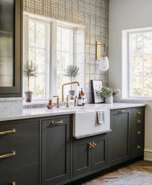 Зеленый цвет на кухне может создать ощущение свежести и природности. 08