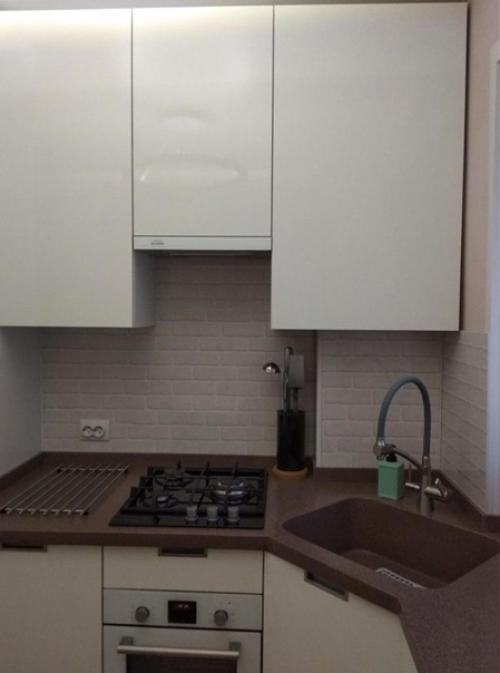 Интерьер небольшой кухни. 02