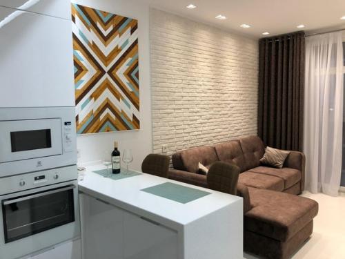 Я уже как-то публиковал процесс ремонта этой квартиры, но тогда не все было сделано, и не вся мебель стояла. 03