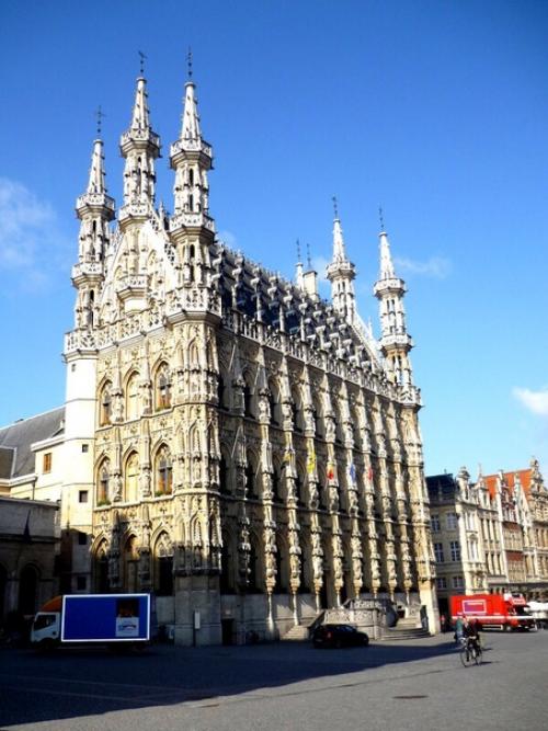 Лёвен Бельгия. Лёвенская ратуша. 01
