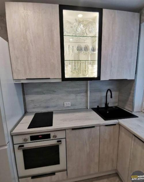 Небольшая кухня. Удобная и практичная. 04