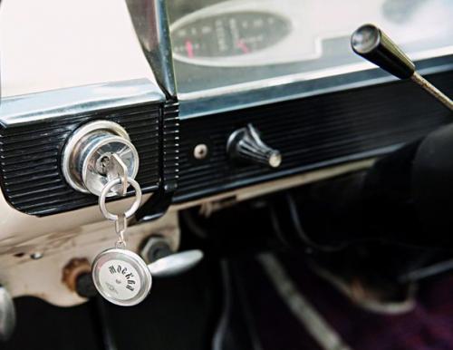 Автомобили, которые, кажется, еще буквально вчера были в каждом дворе, уже успели стать раритетами и объектами ретроколлекционеров. 06