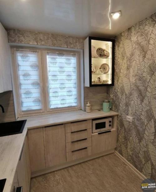 Небольшая кухня. Удобная и практичная. 03