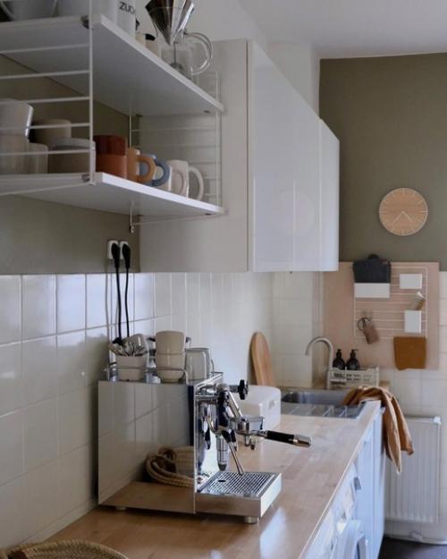 Интерьер с винтажной мебелью создает уникальную атмосферу и добавляет особый шарм дому. 02