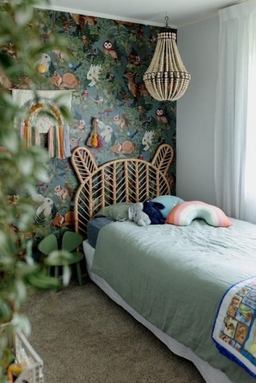 Использование цветных обоев с растительным и цветочным принтом в дизайне интерьера - это отличный способ придать помещению особую атмосферу. 03