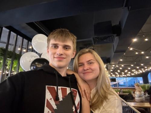 Магический интерьер кухни гостиной в квартире, которая полностью утверждена и. 05