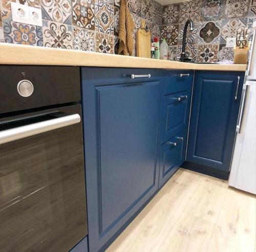 Небольшая кухня. В которой использовали максимум пространства. 04